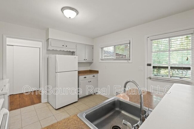 Building Photo - 5070 Crowe Dr SE