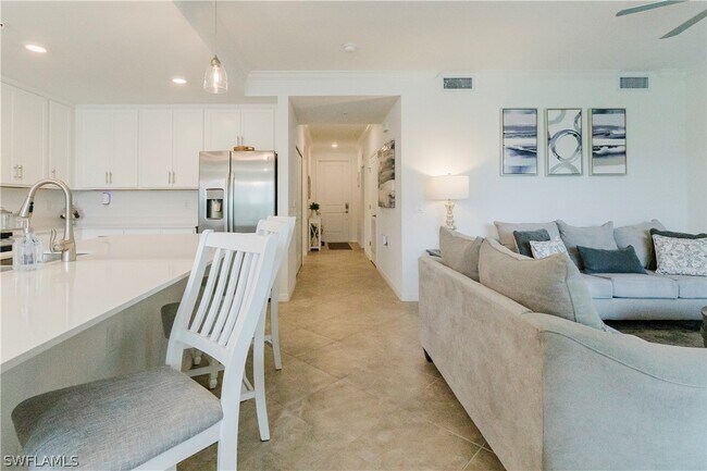 Building Photo - 6034 National Blvd