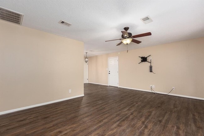 Building Photo - 9344 US-69