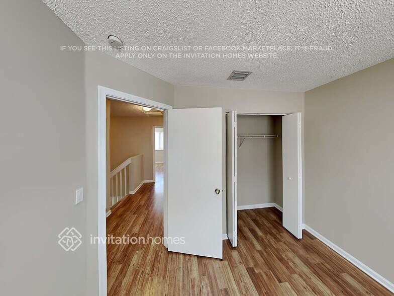 Building Photo - 4728 SW 13th Pl