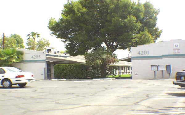 Primary Photo - Center Court Apartments