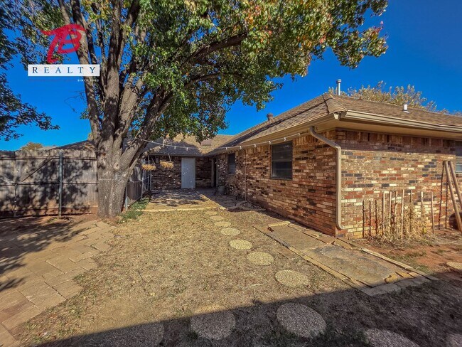 Building Photo - 6811 Lyrewood Ln