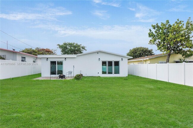 Building Photo - 461 SW 1st St