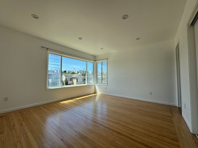 Building Photo - 14 Ocean Grove Ave