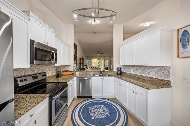 Building Photo - 640 Luisa Ln