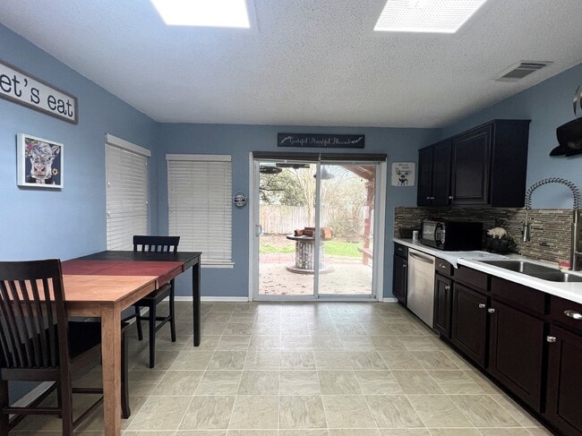 Building Photo - 7543 Prairie Lace