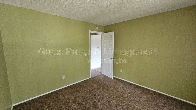 Building Photo - 3234 S Dudley St