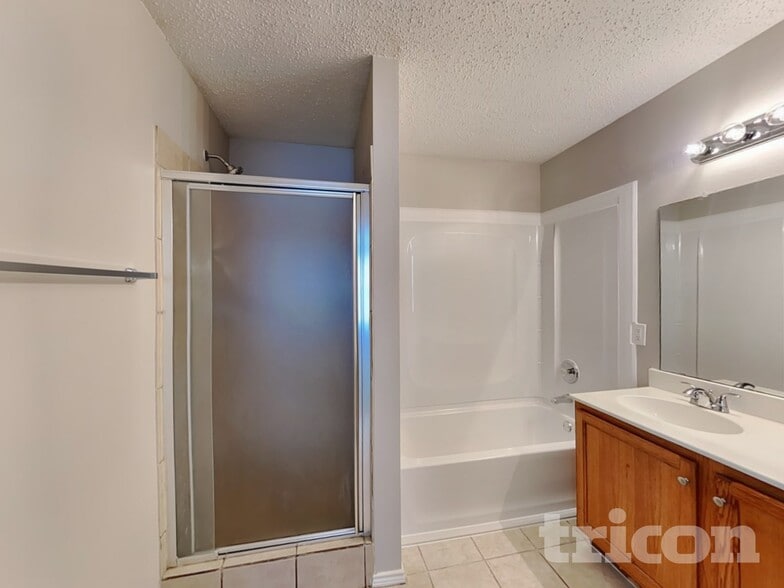 Building Photo - 3032 Cesareo Dr