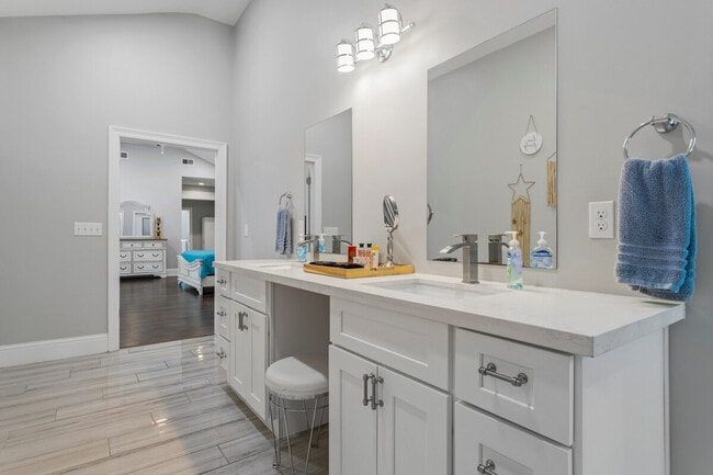 Building Photo - 134 Lee St