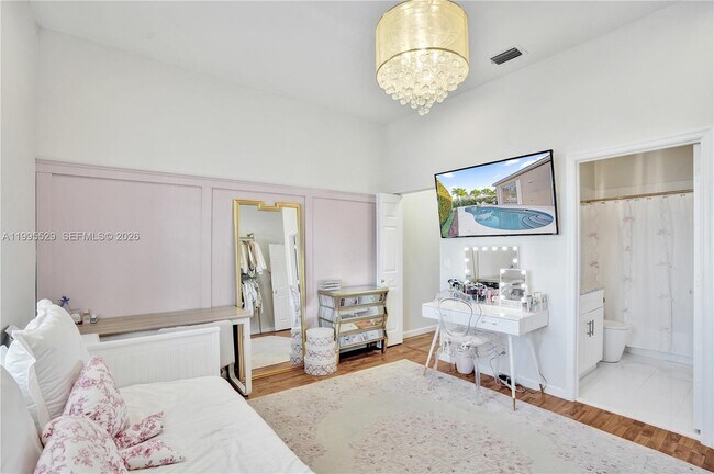 Building Photo - 6928 NW 33rd St