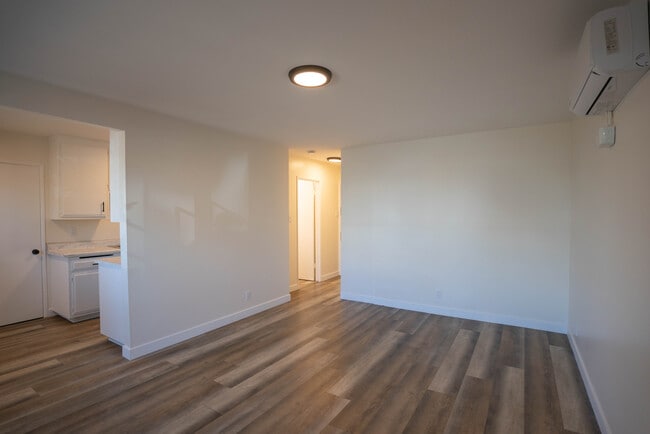 Building Photo - 825 W 167th St