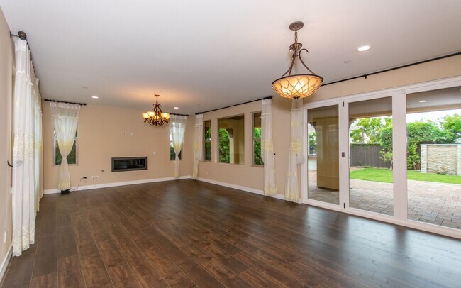 Building Photo - Spacious Home in Great Olde Carlsbad Locat...