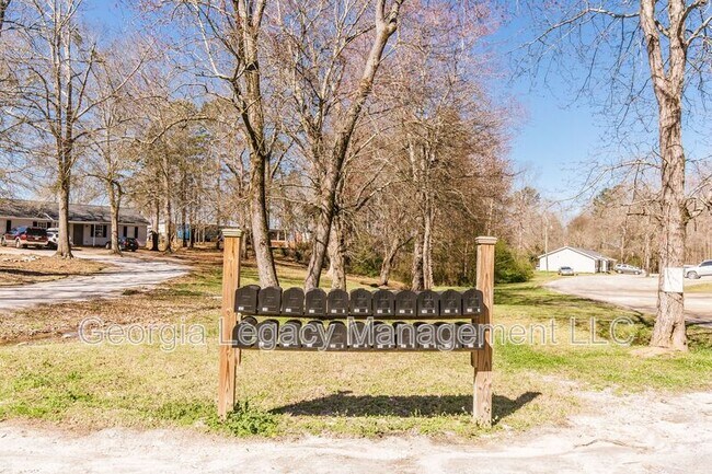 Building Photo - 1852 Faulkner Dr