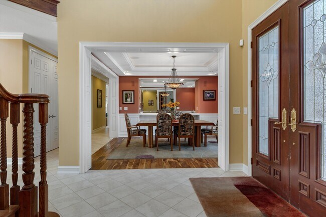 Building Photo - 7040 Royal Villa Ct