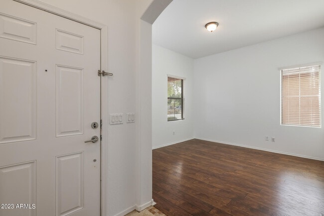 Building Photo - 3112 S 82nd Ln