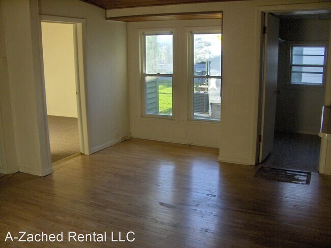Building Photo - 3 br, 1 bath House - 741 W Lawrence Street