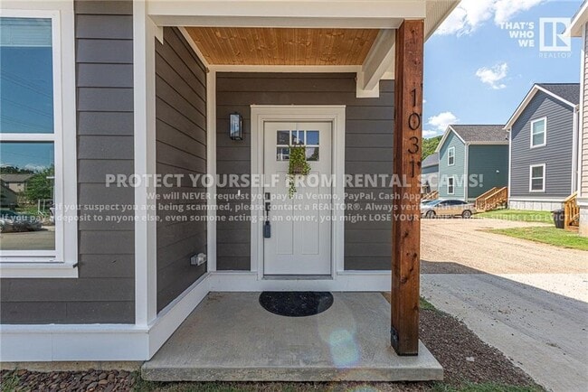 Building Photo - 1031 S Laramie Hts