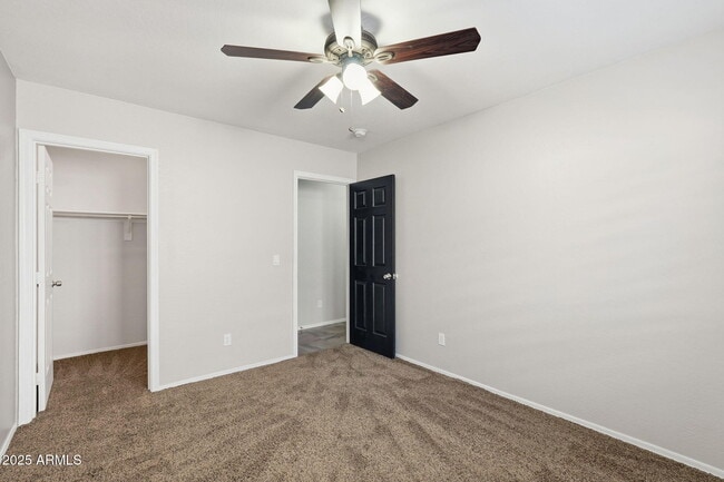 Building Photo - 21663 E Via Del Rancho Rd