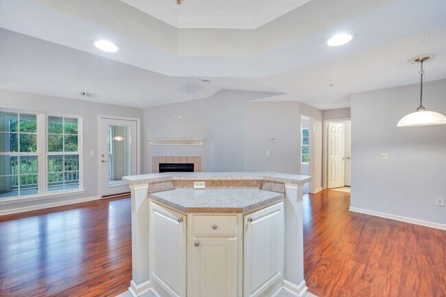 Building Photo - Stylish Condo On Hilton Head Island – Available Now!