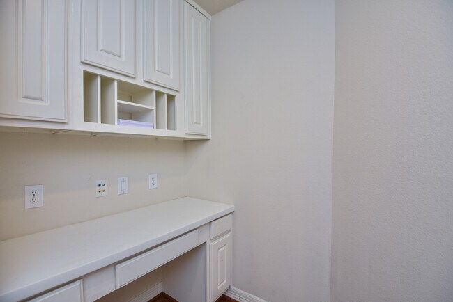 Building Photo - 2403 Galleon Point Ct