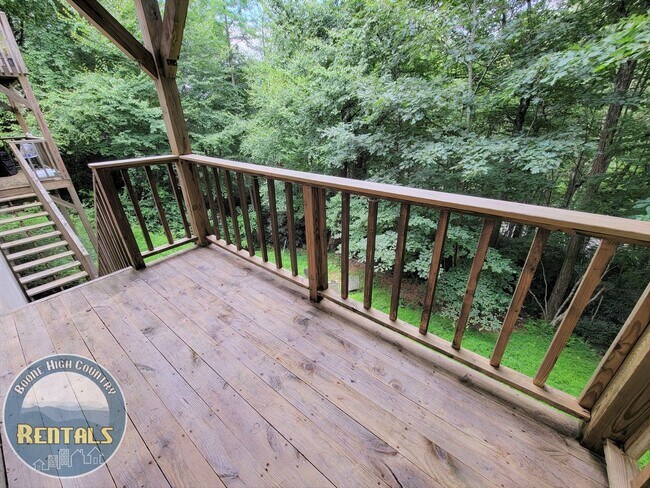 Building Photo - 323 Mountain Aire Ln