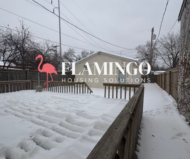 Building Photo - 1422 East Third Street - Shared Living programs Eligible