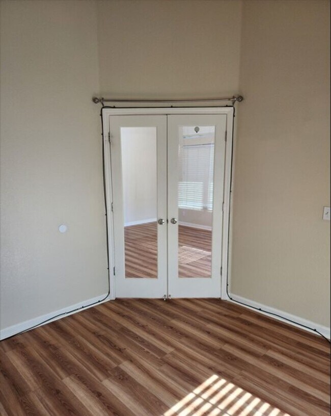 Building Photo - 4 bedroom 2 bathroom home Near Christofferson Pkwy Close to Walnut Elementary, Turlock Jr High Sc...