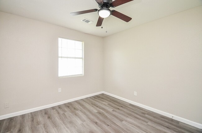 Building Photo - 2110 Pickerton Dr