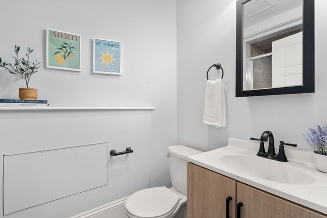 Building Photo - Amazing 3 bed 3 bath in Allston