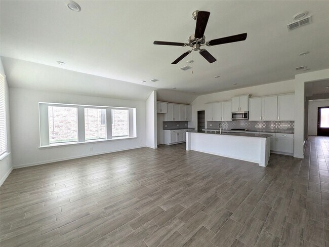 Building Photo - 14601 Little Water Dr
