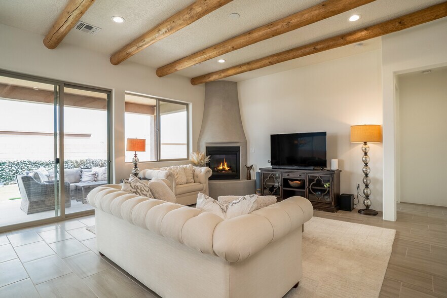 Building Photo - 1 Camino Cerro Escondido