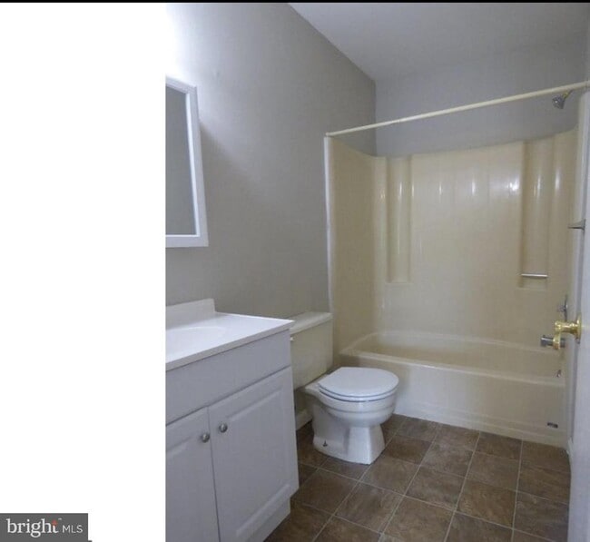 Building Photo - 808 Britton Pl