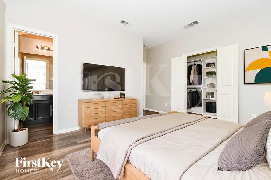 Building Photo - 1821 Ridgecrest Dr