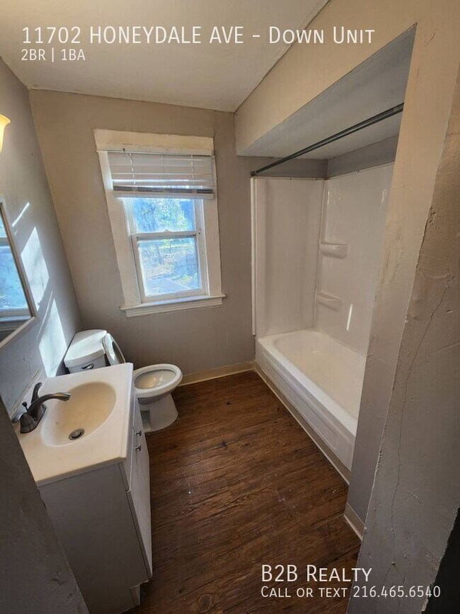 Building Photo - 11702 Honeydale Ave