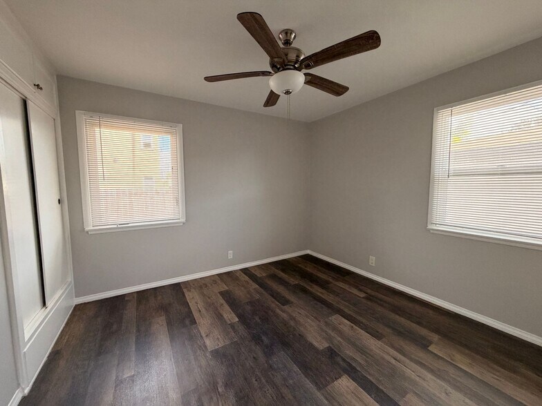 Building Photo - 4554 N Lakewood Blvd