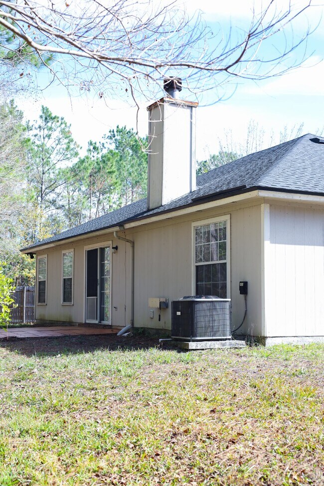 Building Photo - COMING SOON – 3 Bedroom, 2 Bathroom Single...