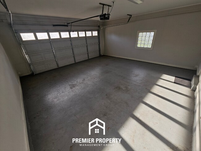 Building Photo - Executive 4BR Estate in Dogwood Trails | Houston High Schools & Designer Finishes