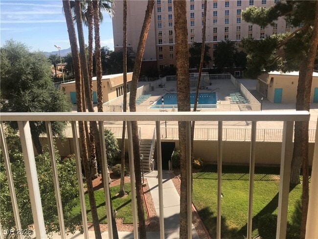 Building Photo - 205 E Harmon Ave