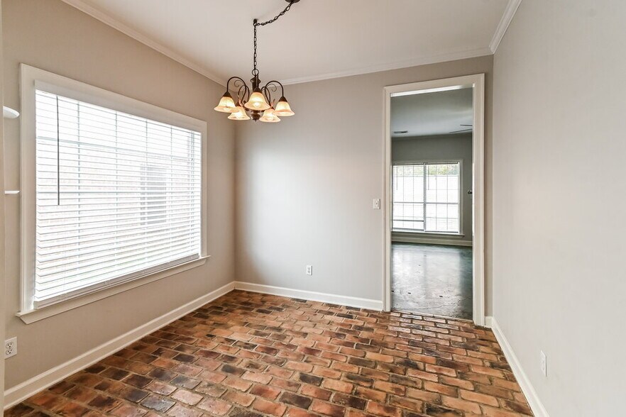 Building Photo - 2720 Graystone Dr