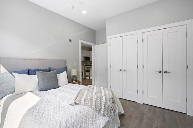 Building Photo - 610 Rutherford Ave