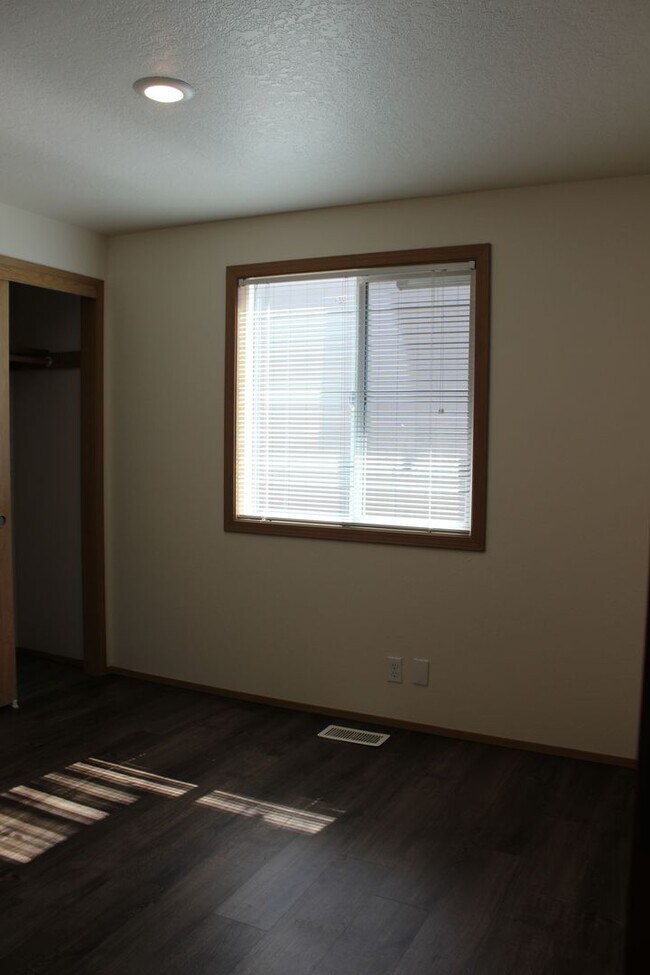 Building Photo - 1045 SW 178th Pl