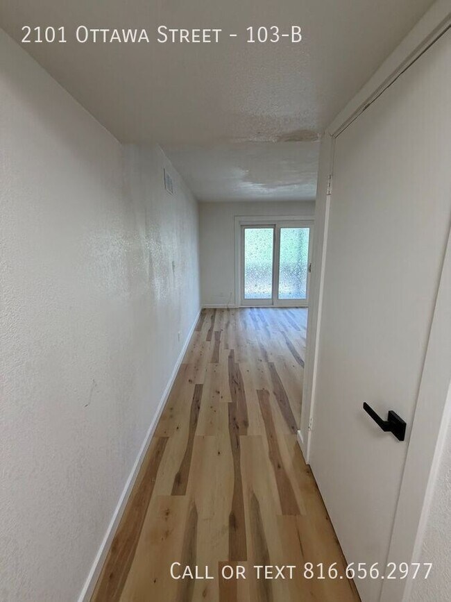 Building Photo - 2101 Ottawa St