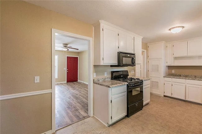 Building Photo - 905 N Banks St