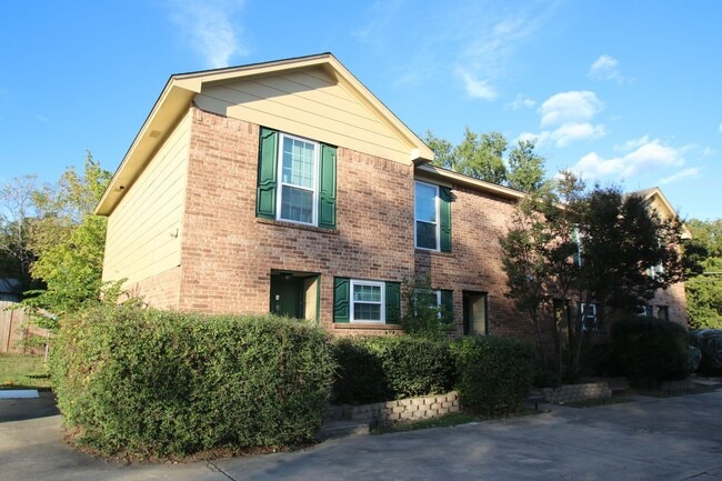 Building Photo - 3732 Bonnie Dr
