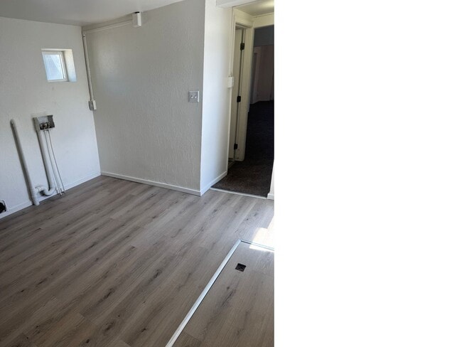 Building Photo - SIngle family home in the heart of Elko