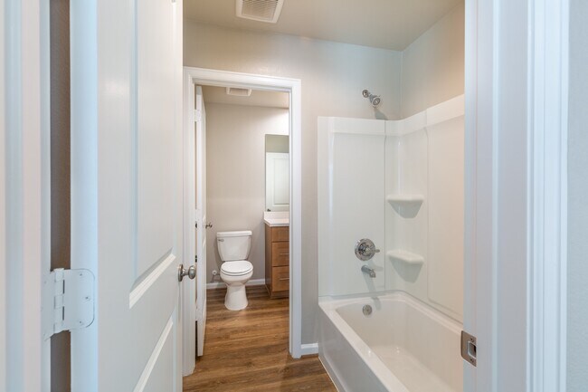 Building Photo - 217 Pk Pl Cir