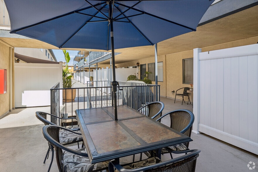 Building Photo - Oceanaire Townhomes