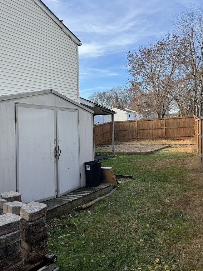 Fenced in backyard - 3914 misty view rd