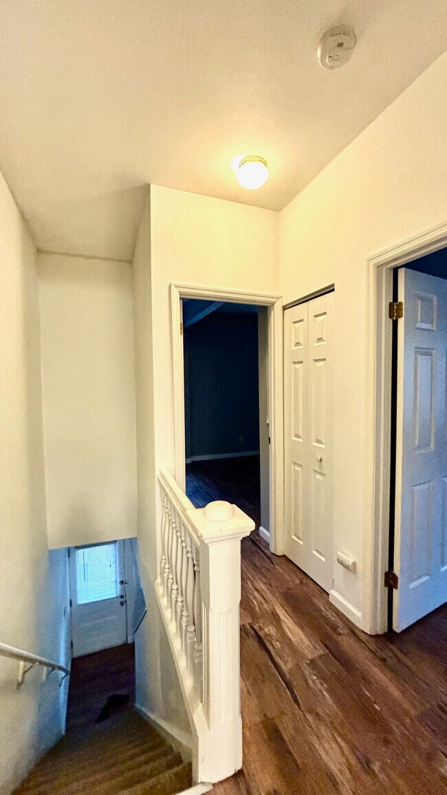 Building Photo - 348 N Newstead Ave