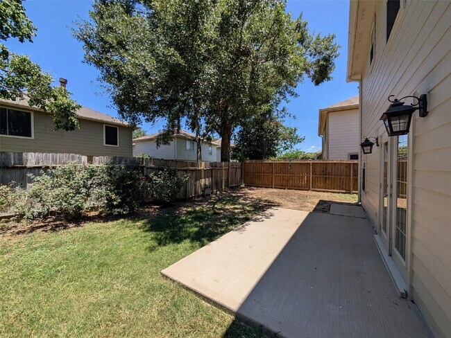 Building Photo - beautiful 3-bedroom, 2.5-bath home in the heart of Tomball!